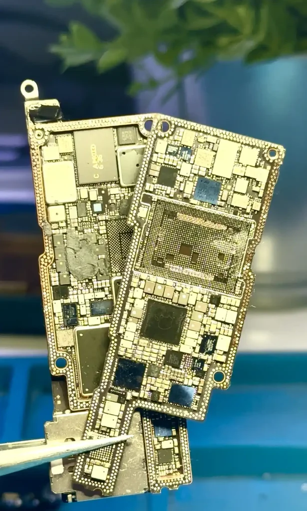 iPhone 14 Pro Max Anakart Tamiri ve Arıza Belirtileri