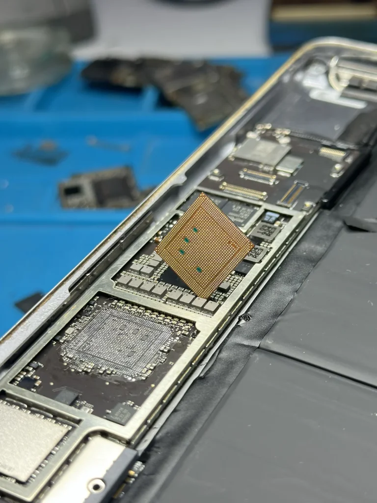 iPad 4013 Hatası Çözümü: A10 İşlemci Reballing Onarımı