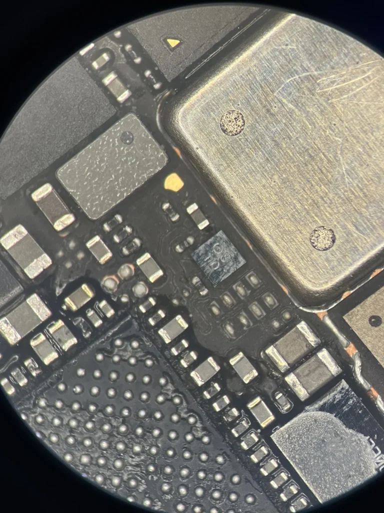 iPhone 13 Pro Servis Yok ve Aranıyor Hatası Tamiri