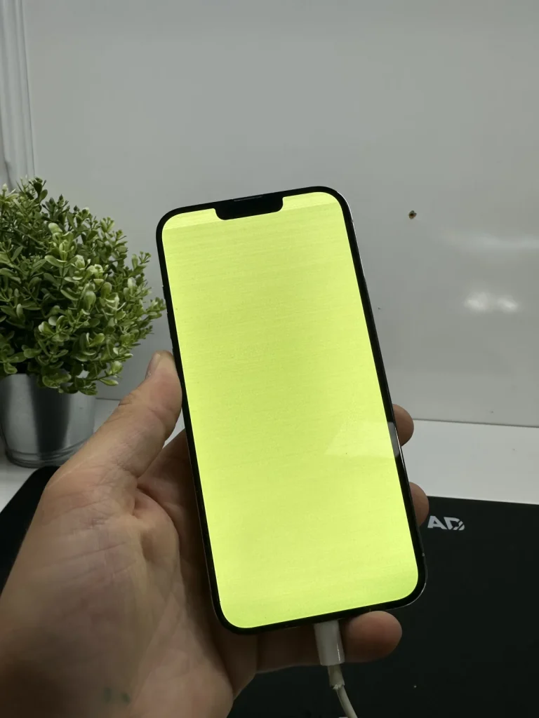 iPhone 14 Pro Max Yeşil Ekran Sorunu (Sıvı Teması)